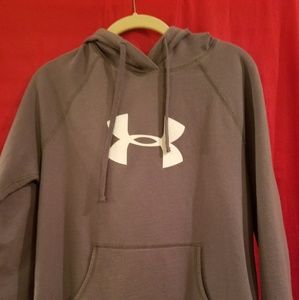 UNDER ARMOUR semi-fitted Hoodie Size L